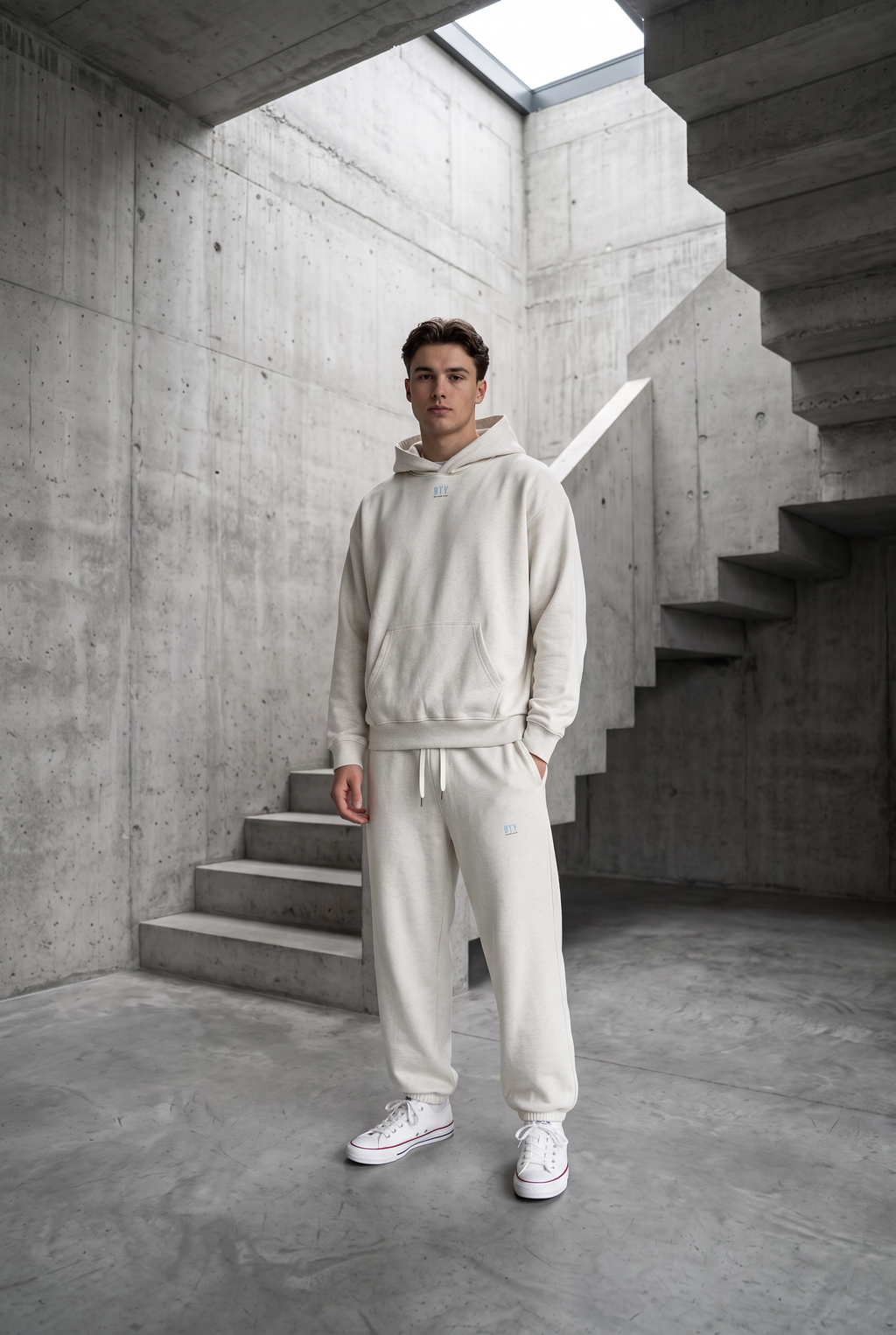 Jogger Molleton Coupe Féminine porté — jogger BTY Concept, streetwear athlétique