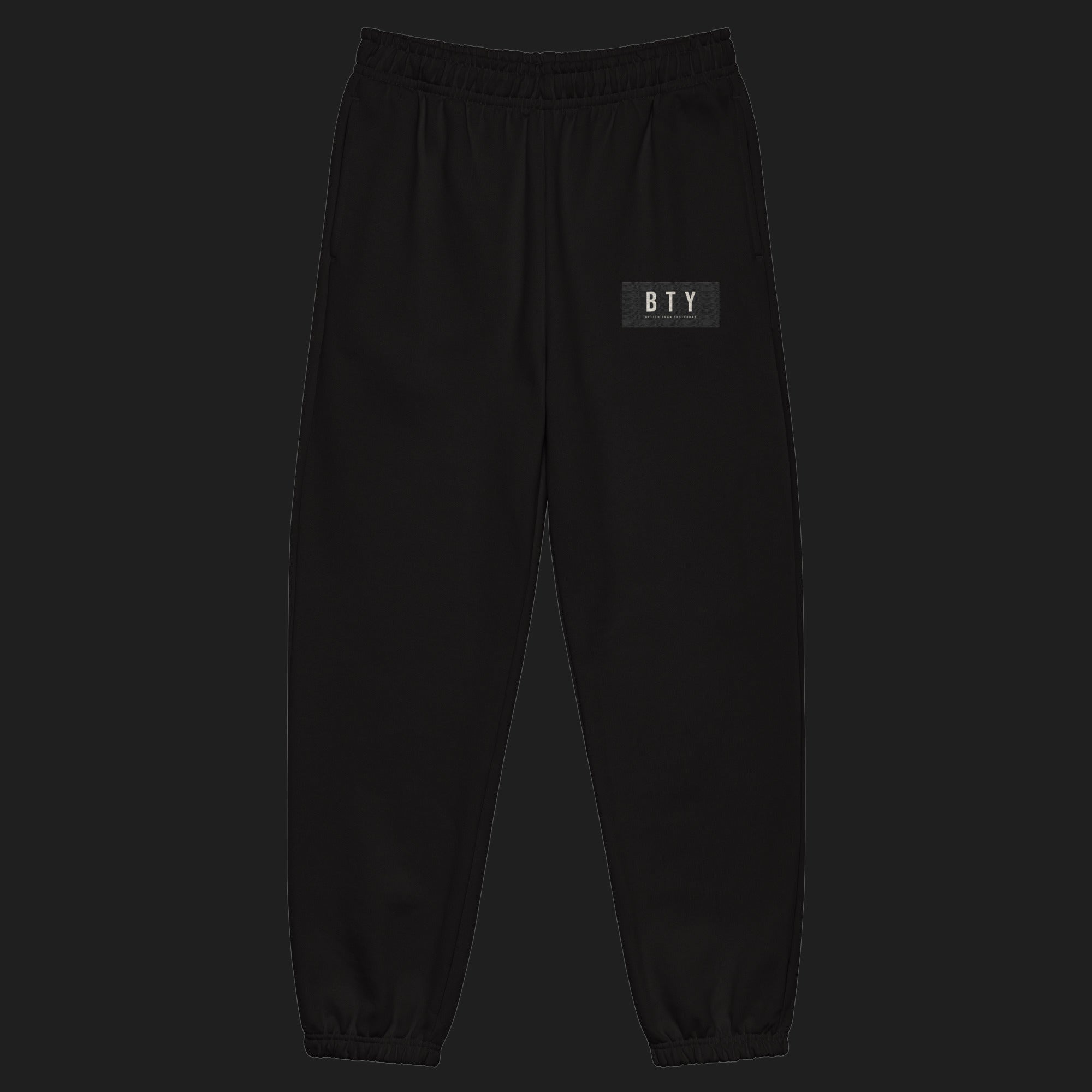 SILENCE — Jogger BTY sur fond carbone