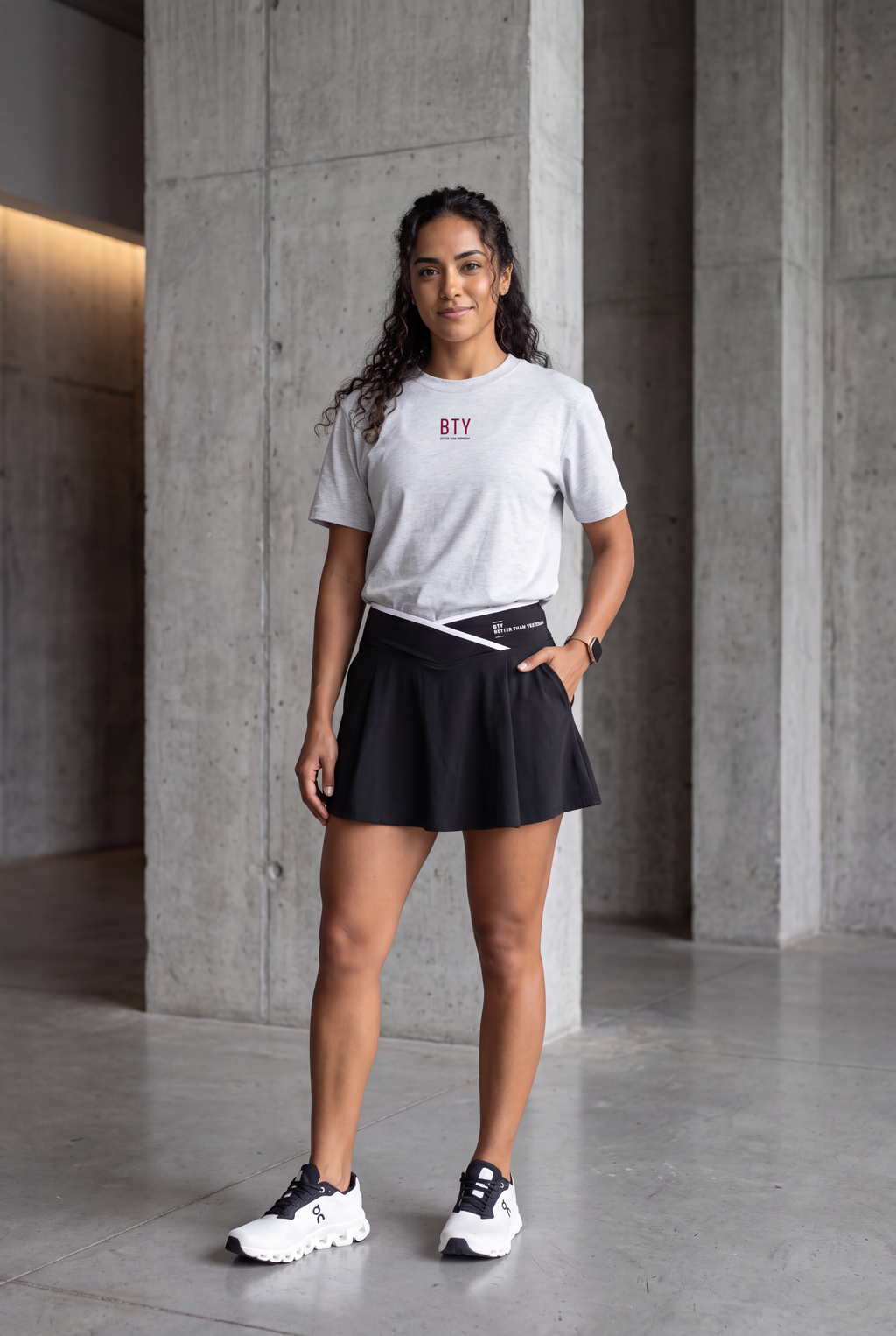 Tee Coton Essentiel Signature Rouge porté — tee-shirt BTY Concept