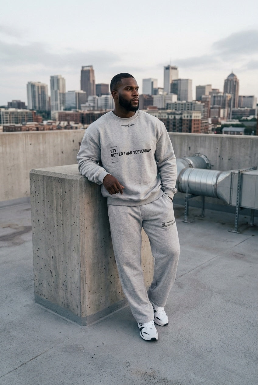 BTY — Ensemble sweat crewneck et jogger gris, toit béton