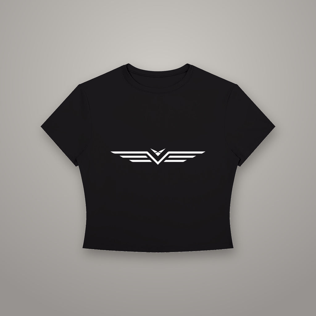 Crop Tee Sport Col Rond BTY sur fond studio béton.