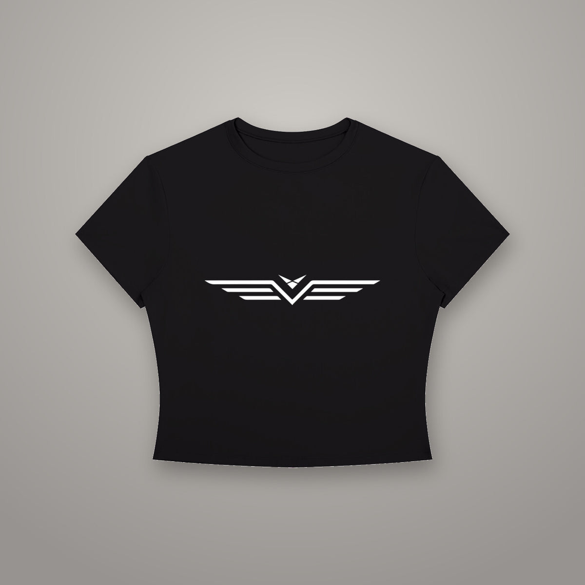 Crop Tee Sport Col Rond BTY sur fond studio béton.