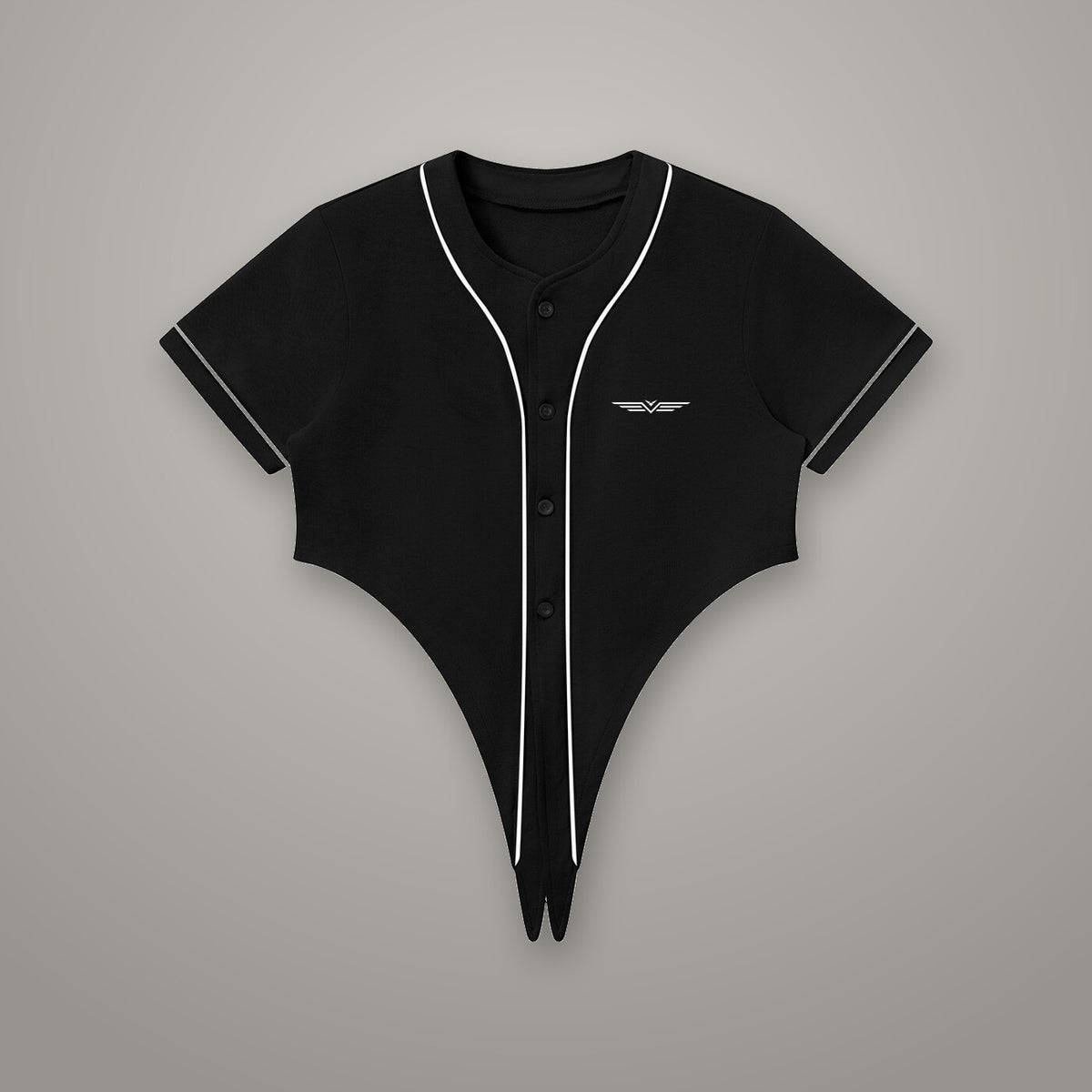 Crop Jersey Baseball Passepoilé BTY sur fond studio béton.