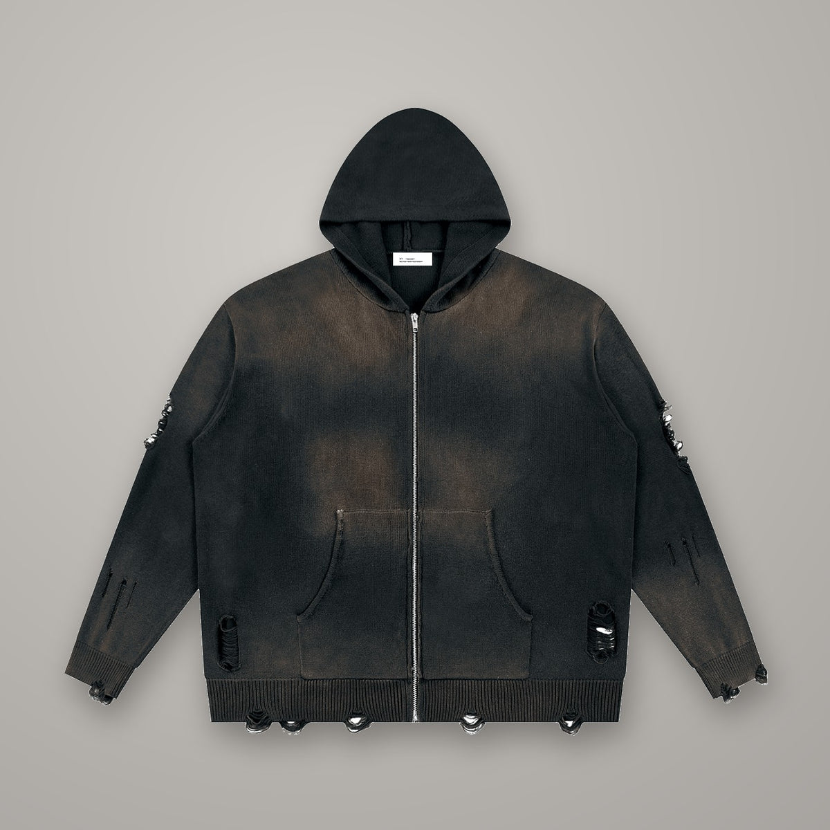 Hoodie Zippé Maille Destroy BTY, marquage Étendard, sur fond studio béton.