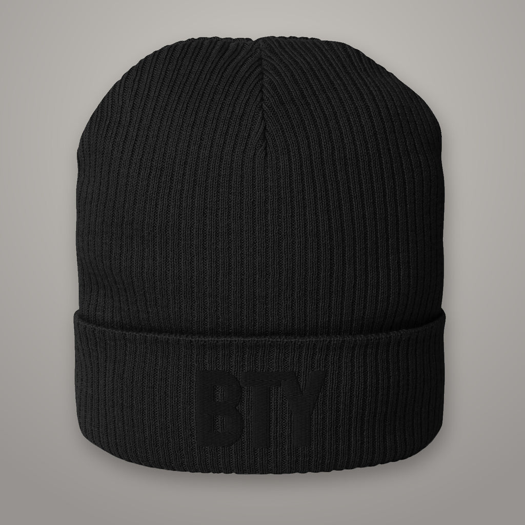 Bonnet « Garde » BTY, Noir Combat, sur fond studio béton.