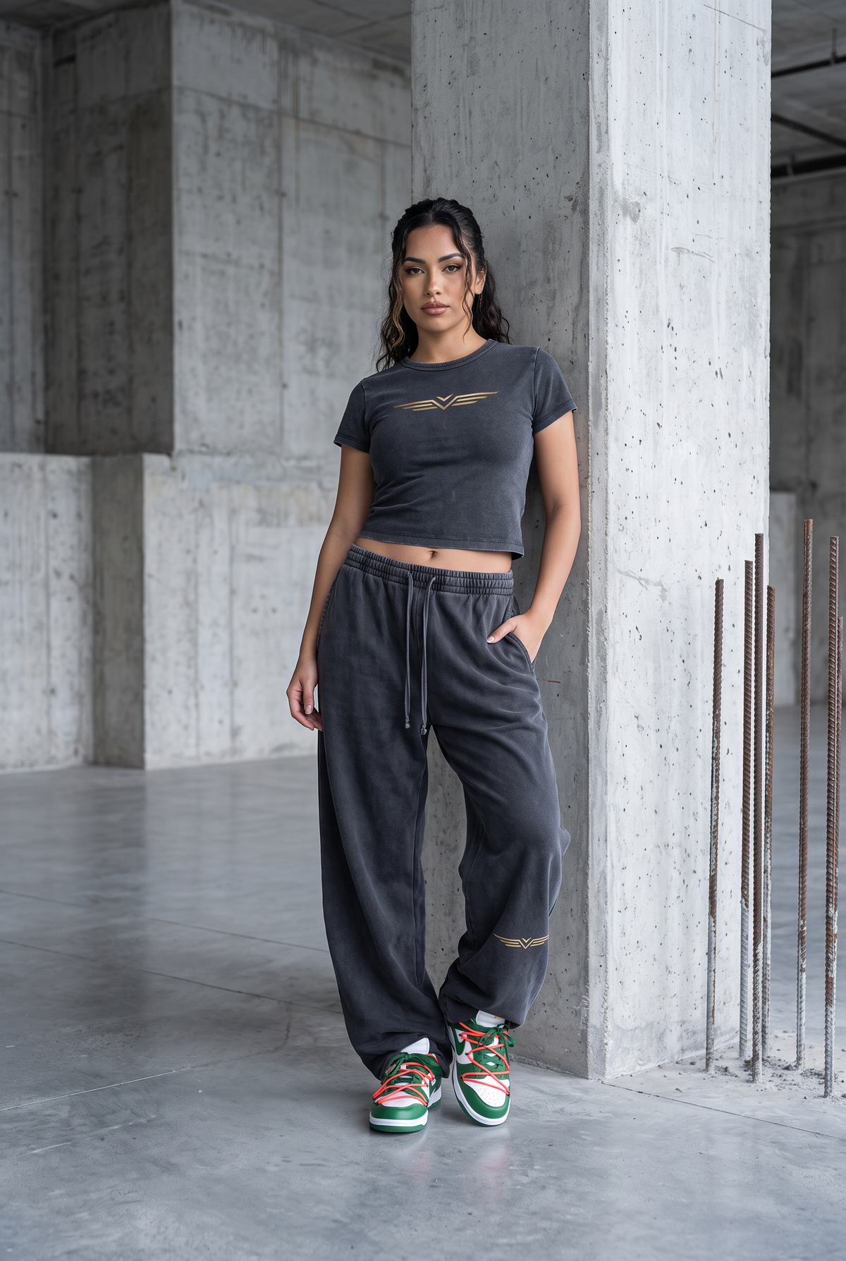 Crop Tee Délavé Neige — Glyphe Or
